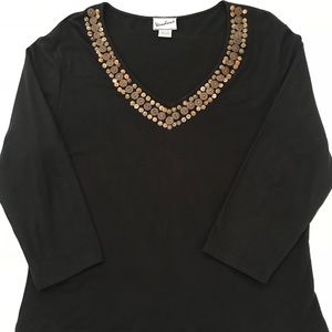 Top with 3/4 length sleeves